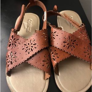 Barely worn girls shoes size 13.